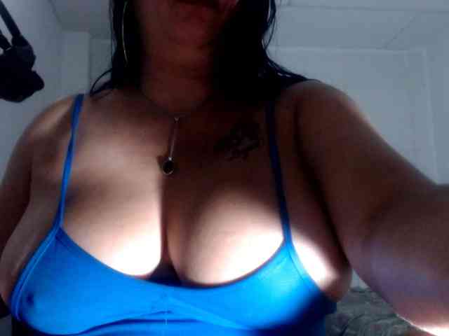 CameliaLong webcam