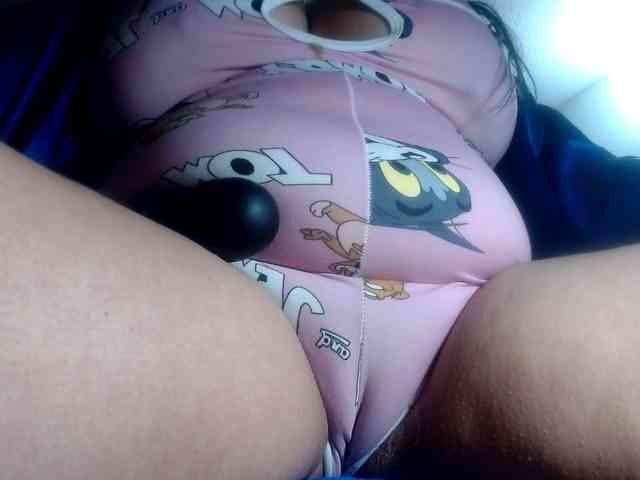 CameliaLong webcam
