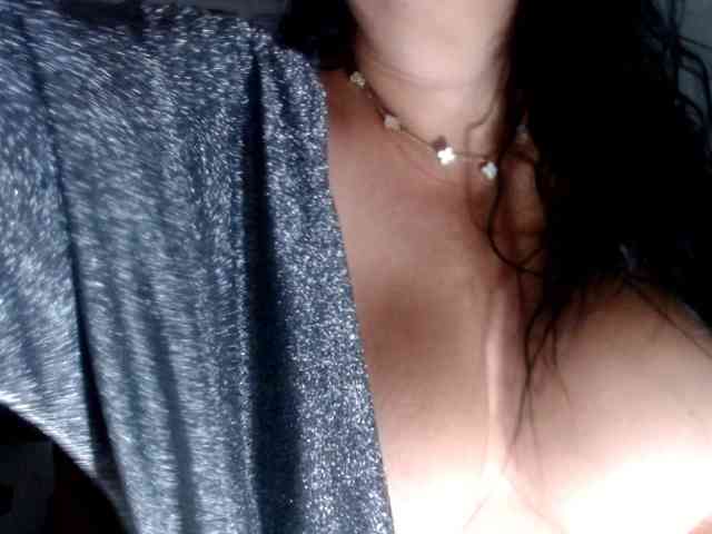 CameliaLong webcam