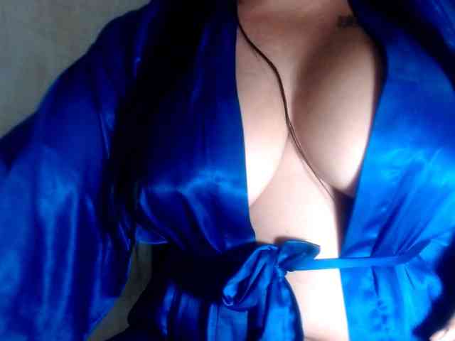 CameliaLong webcam