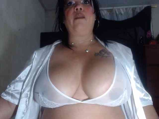 CameliaLong webcam