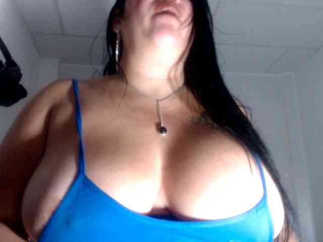 CameliaLong webcam