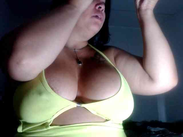 CameliaLong webcam