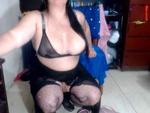 CameliaLong webcam
