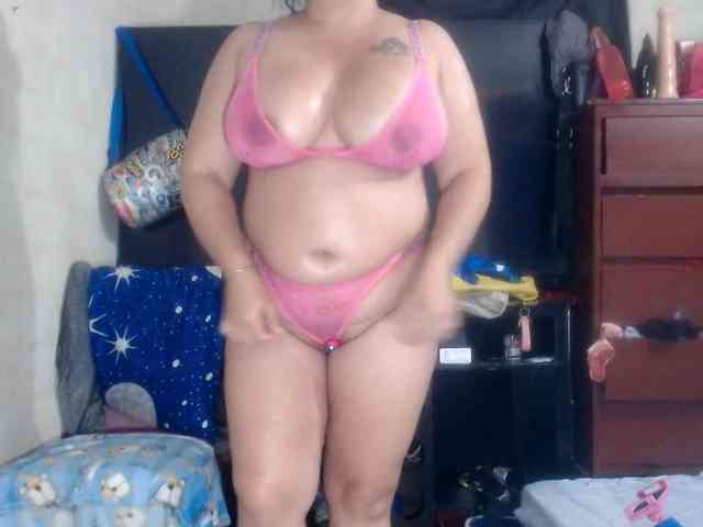 CameliaLong webcam