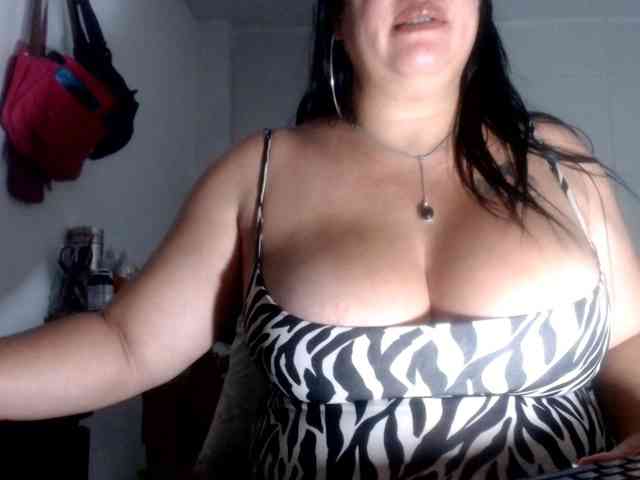 CameliaLong webcam
