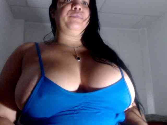 CameliaLong webcam