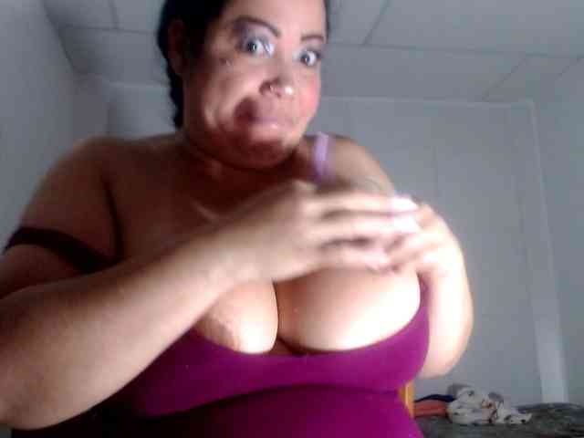 CameliaLong webcam