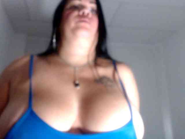 CameliaLong webcam