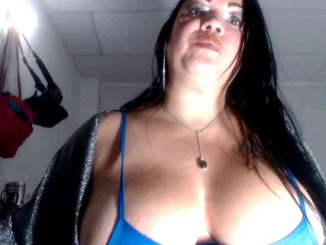CameliaLong webcam