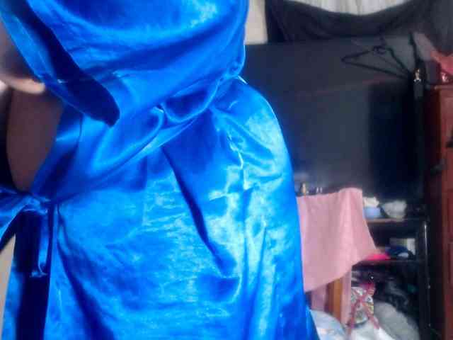 CameliaLong webcam
