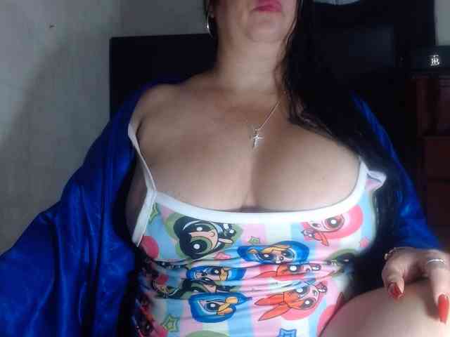 CameliaLong webcam