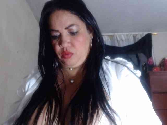CameliaLong webcam