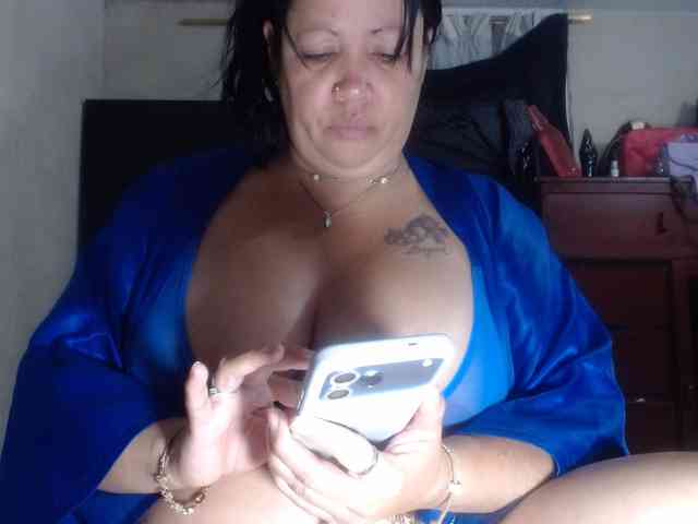 CameliaLong webcam