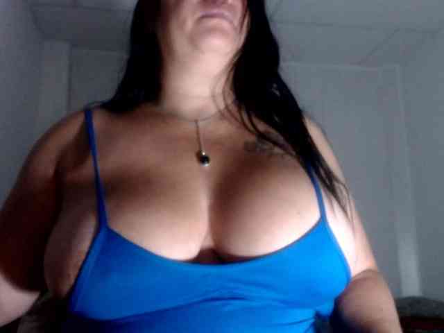 CameliaLong webcam