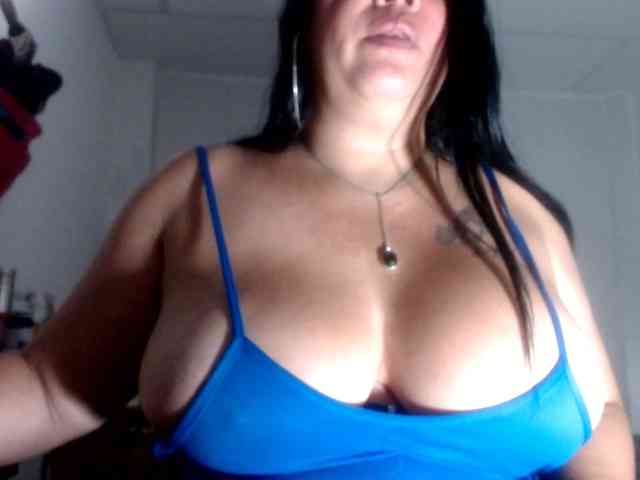 CameliaLong webcam