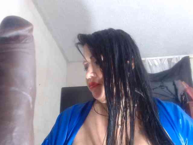 CameliaLong webcam