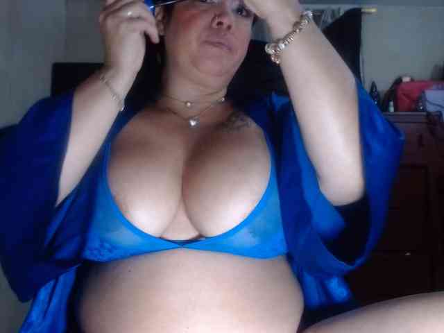 CameliaLong webcam