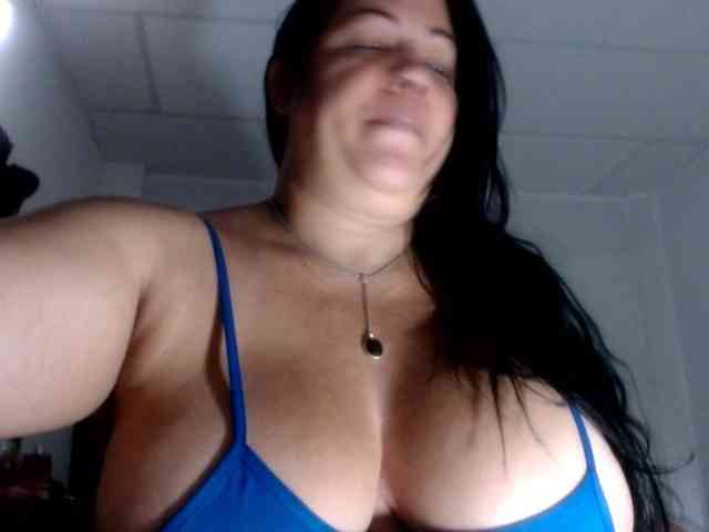 CameliaLong webcam