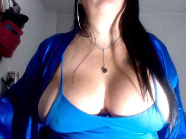 CameliaLong webcam