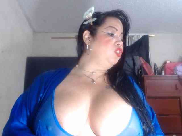 CameliaLong webcam