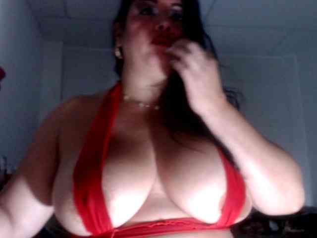 CameliaLong webcam