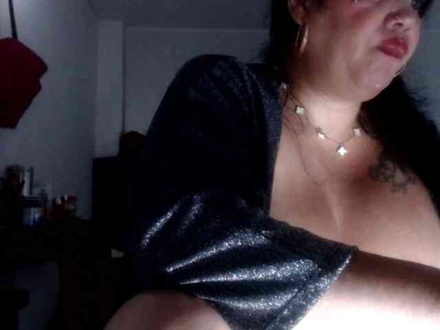 CameliaLong webcam