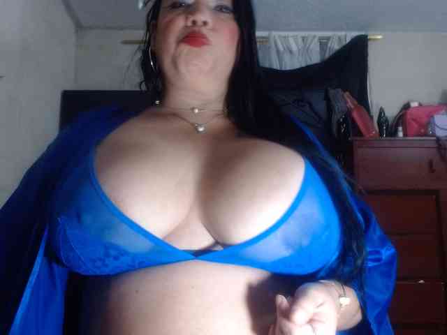 CameliaLong webcam