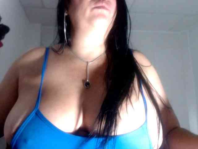 CameliaLong webcam