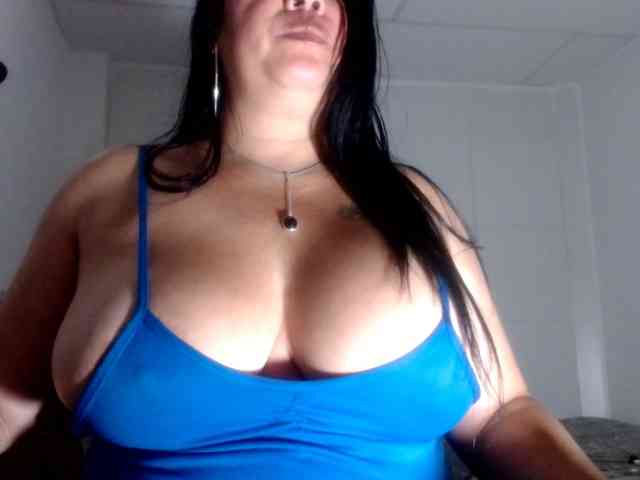 CameliaLong webcam