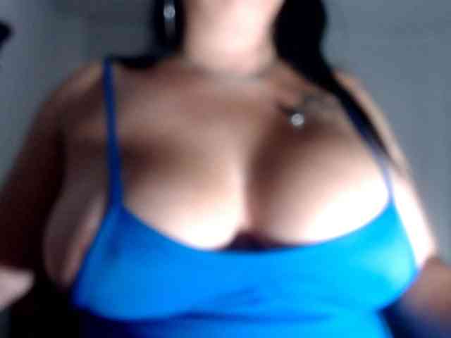 CameliaLong webcam