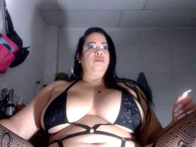 CameliaLong webcam