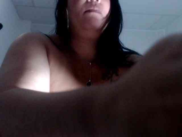 CameliaLong webcam
