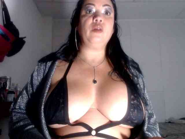 CameliaLong webcam