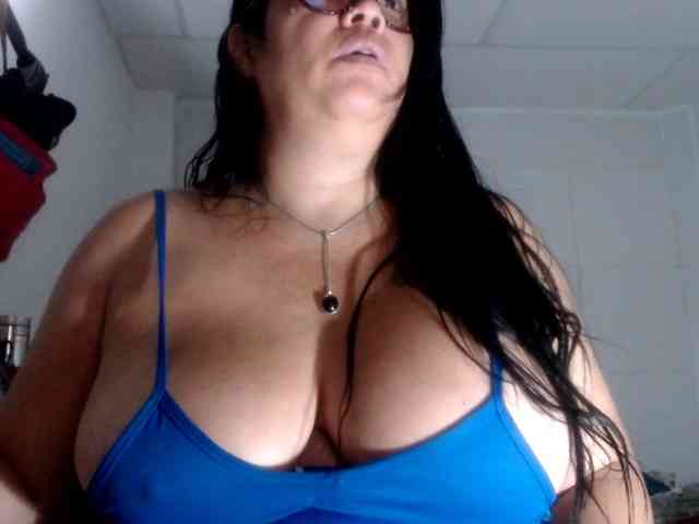 CameliaLong webcam