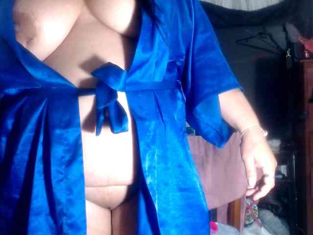 CameliaLong webcam