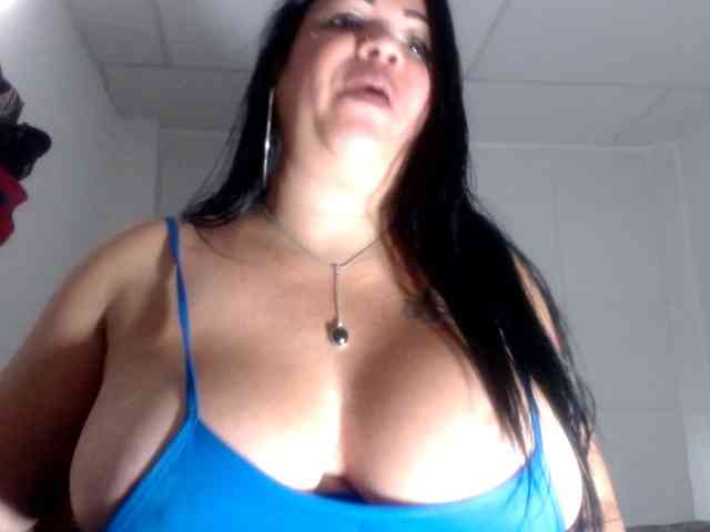 CameliaLong webcam