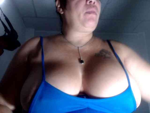 CameliaLong webcam