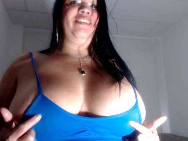 CameliaLong webcam