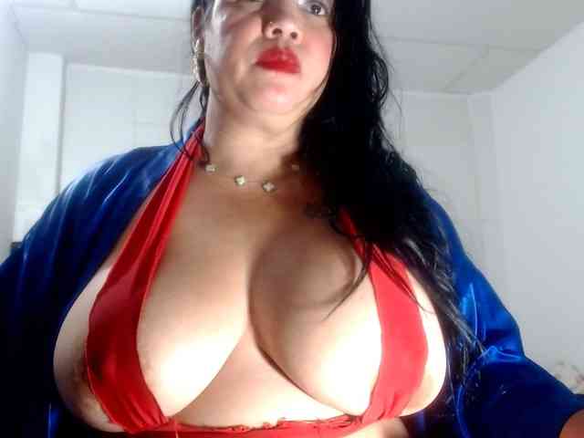 CameliaLong webcam