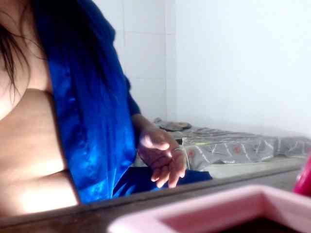 CameliaLong webcam
