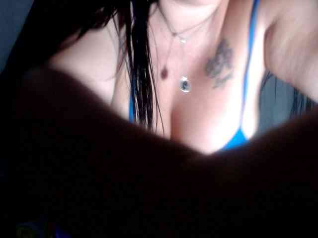 CameliaLong webcam