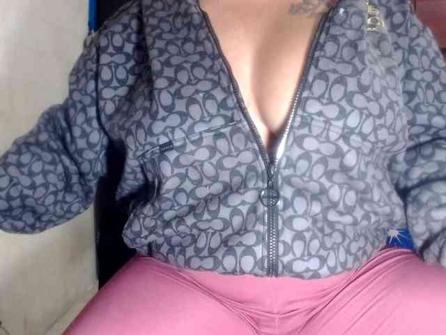 CameliaLong webcam