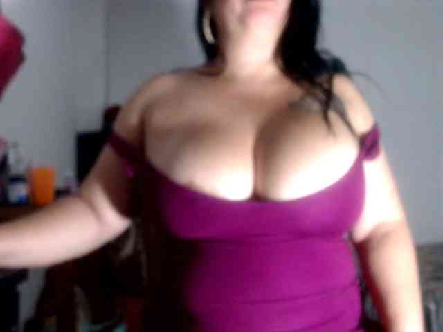 CameliaLong webcam
