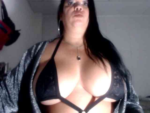 CameliaLong webcam