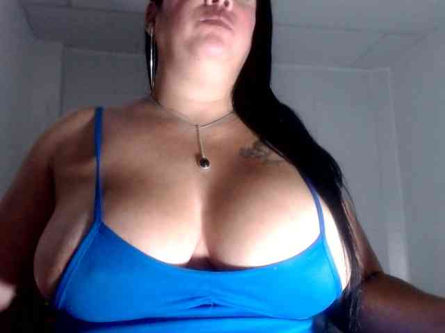 CameliaLong webcam