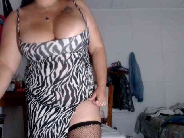 CameliaLong webcam