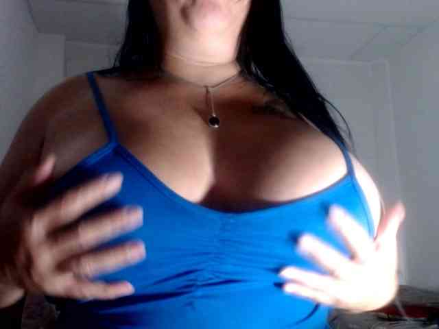 CameliaLong webcam