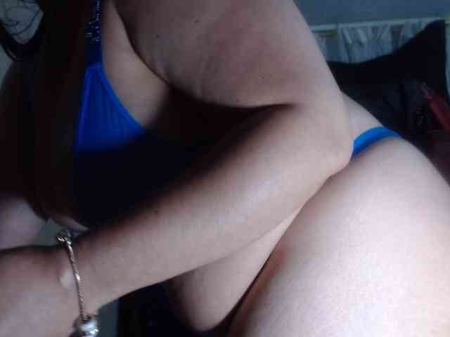 CameliaLong webcam