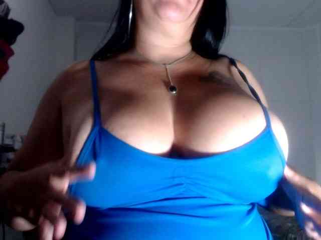 CameliaLong webcam
